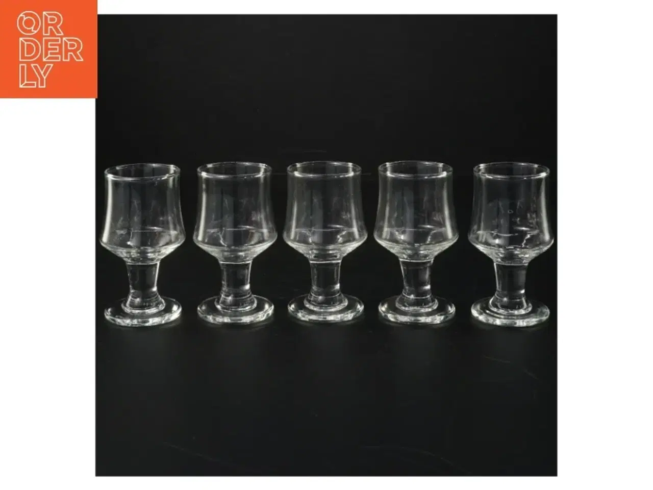 Billede 1 - Sæt med 5 små glas (str. H 9 cm. ø. 4,5 cm)