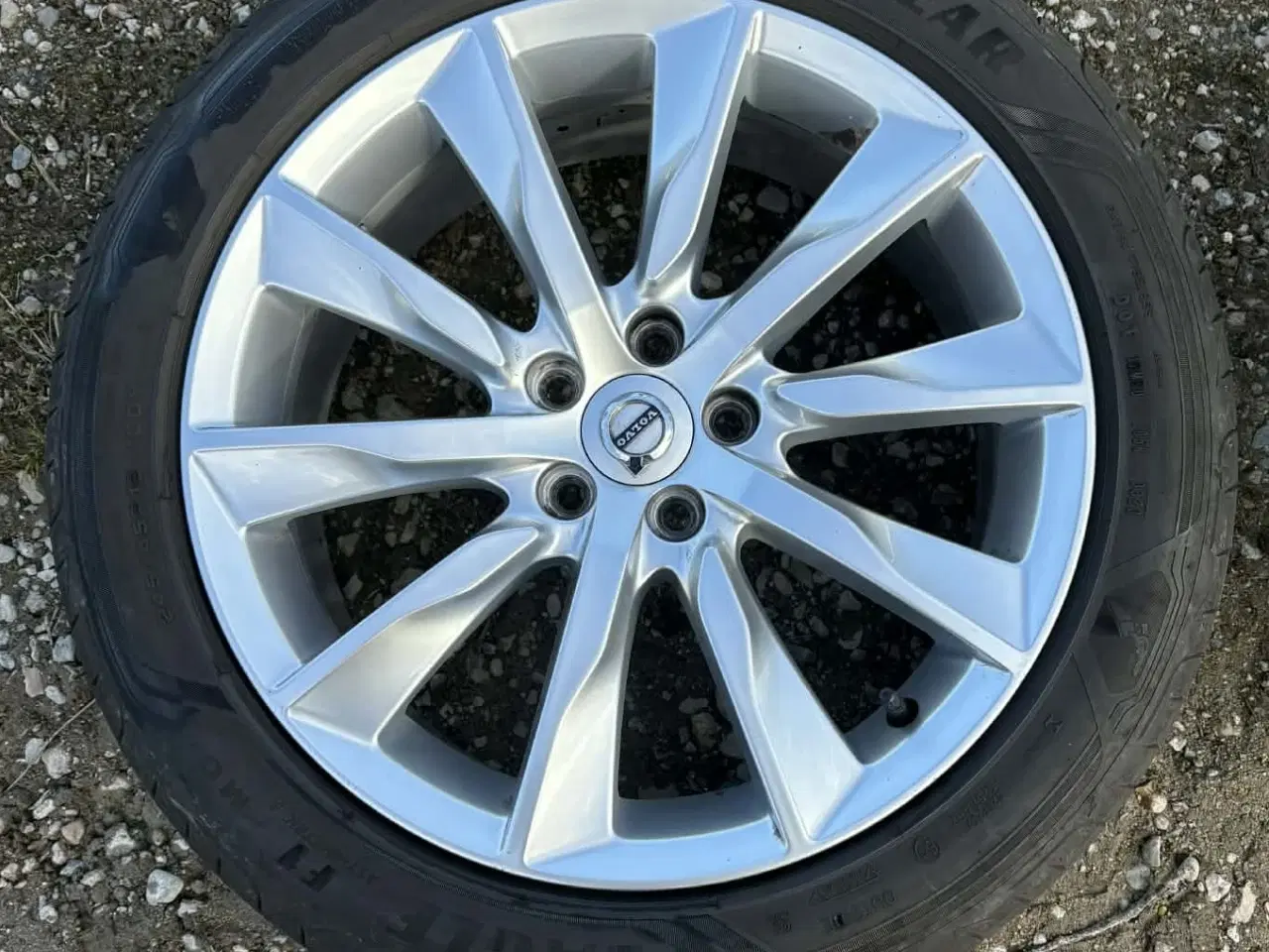 Billede 4 - Fine 5x108 Sommerhjul 245/45-18