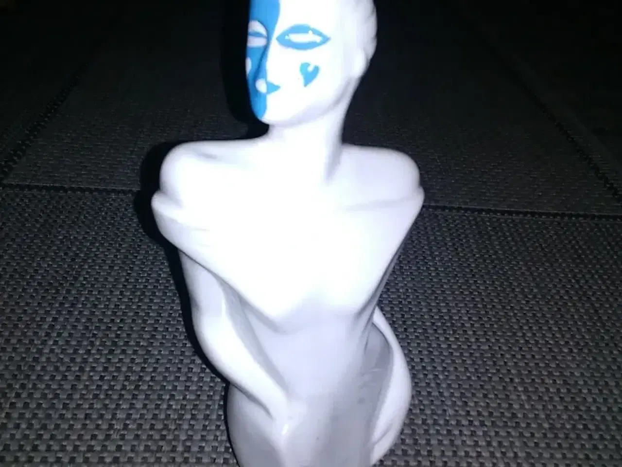 Billede 1 - Kvinde figur