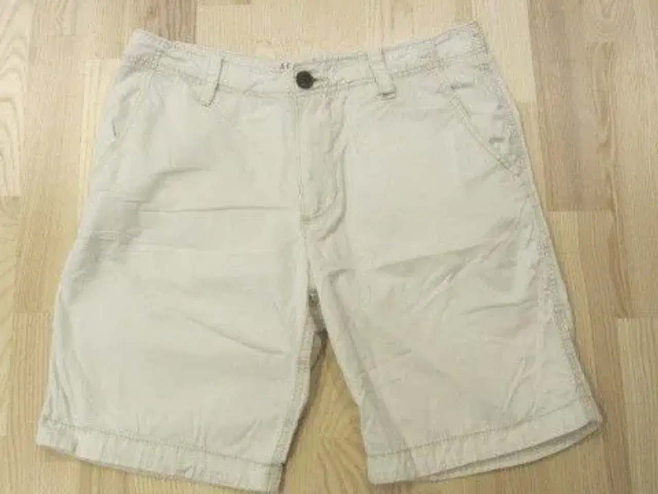 Billede 1 - Str. 31, hvide shorts
