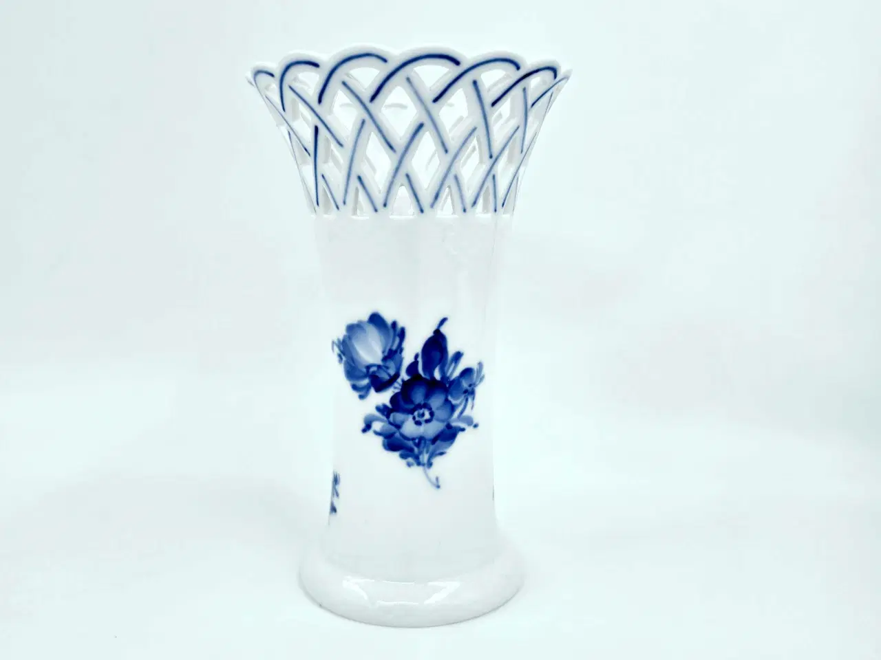 Billede 9 - Royal Copenhagen Blå Blomst Vase med blondekant 