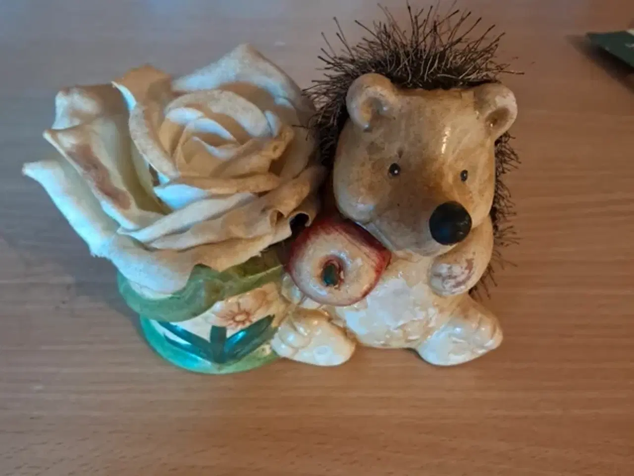 Billede 1 - Pindsvine urtepotteskjuler