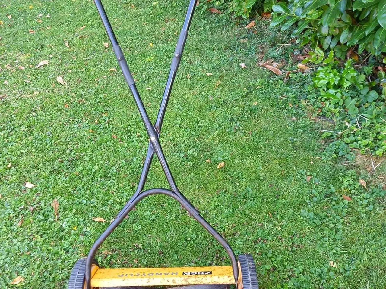 Billede 1 - Plæneklipper Stiga Handyclip