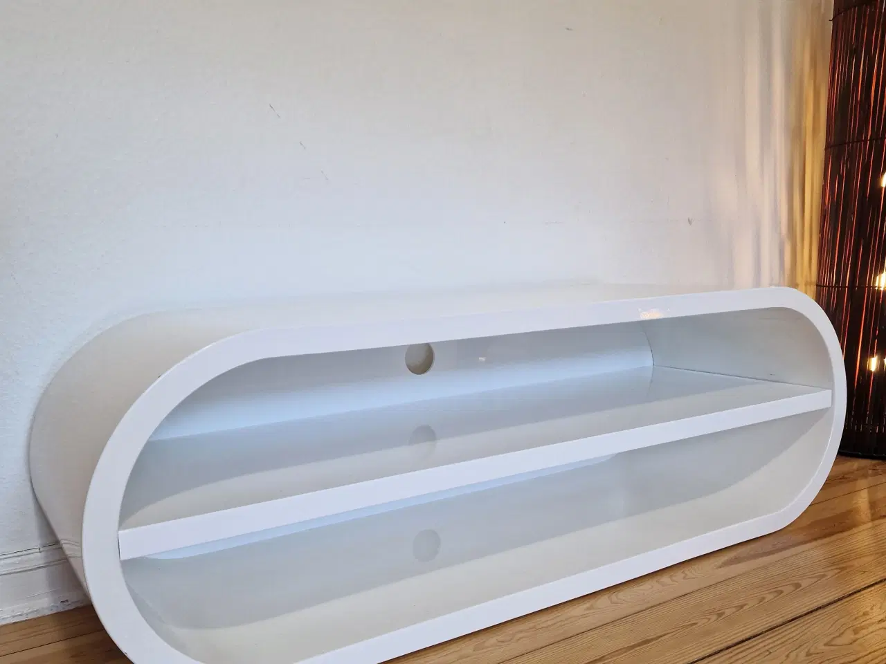 Billede 4 - TV bord i Space Age- stil fra ILVA.