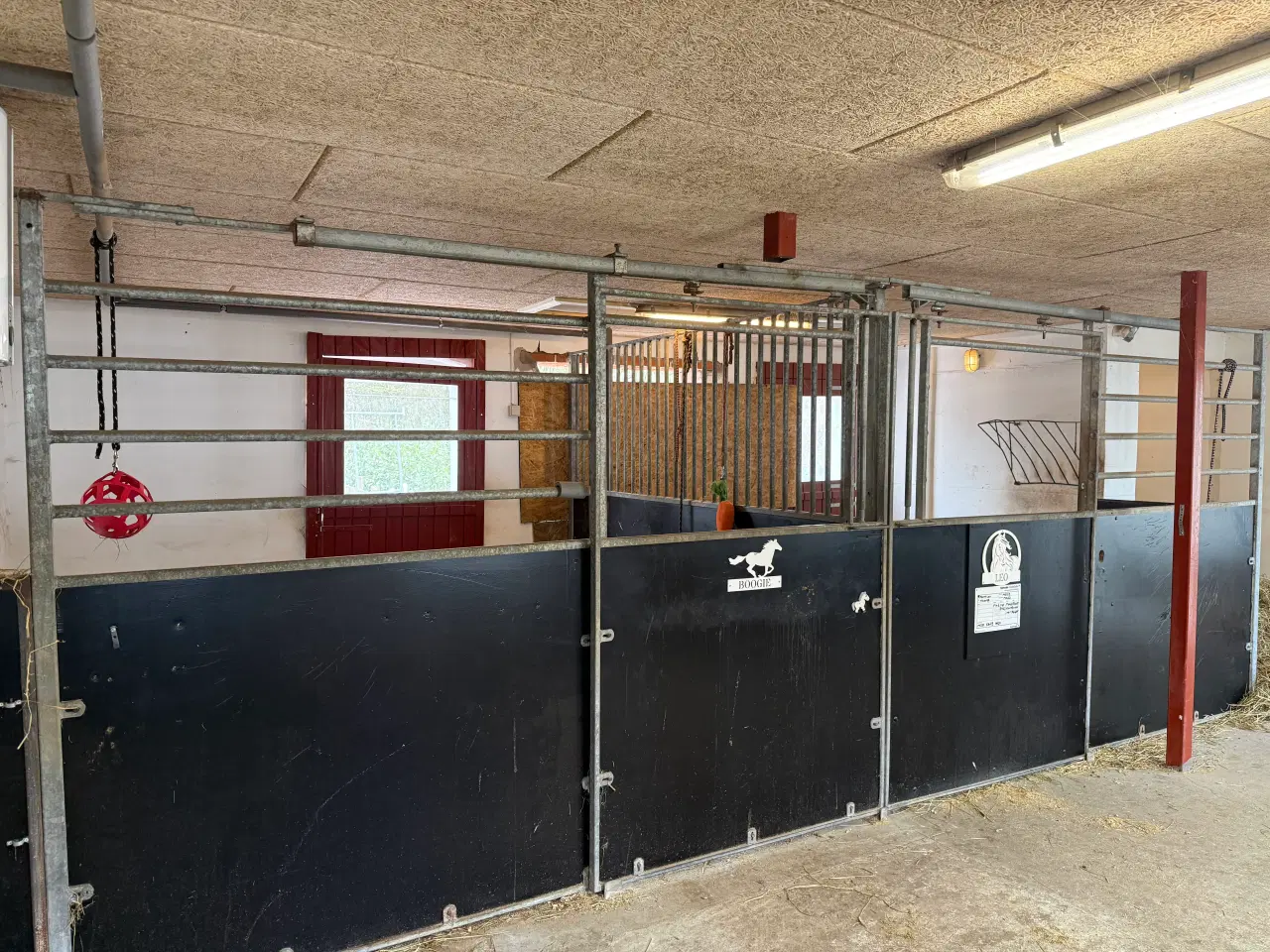 Billede 1 - Hestebokse