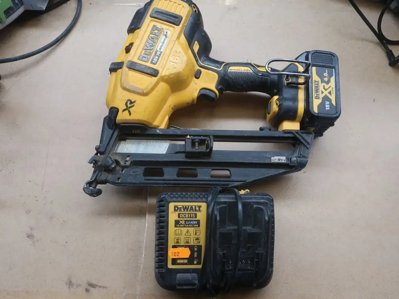 Billede 4 - Sømpistol DEWALT DCN660