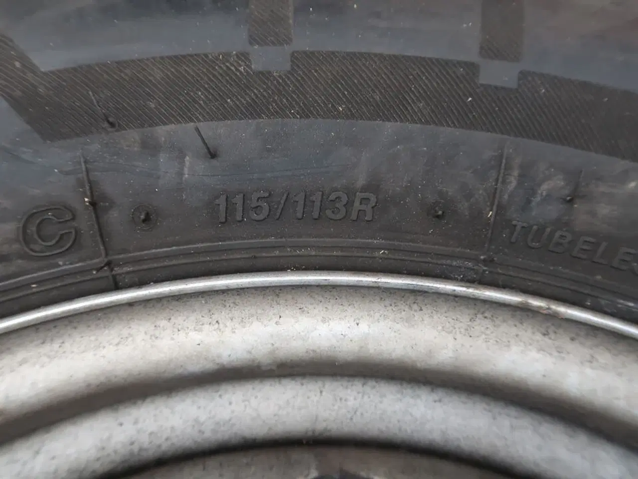 Billede 12 - Stålfælge med vinterdæk BRIDGESTONE 235/65R16 C til Mercedes Sprinter