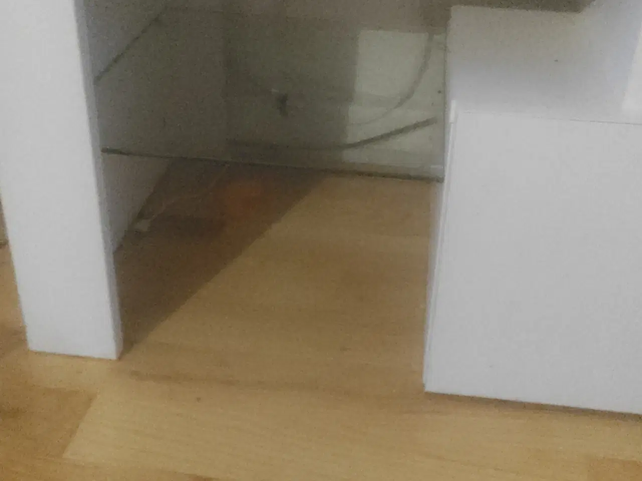 Billede 4 - Tv bord sælges