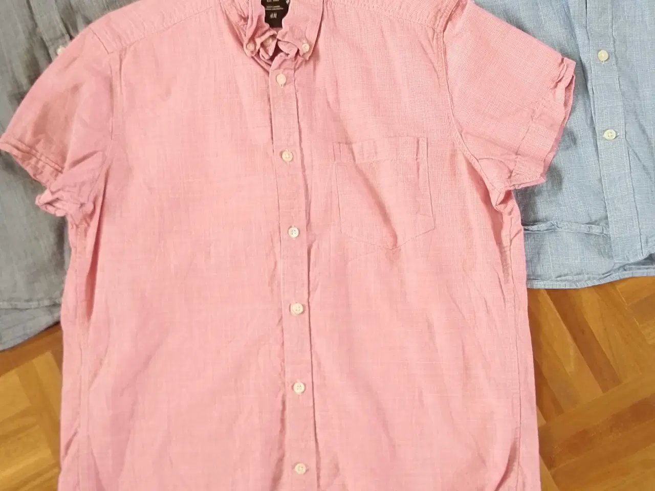 Billede 2 - 3 stk skjorter sælges samlet 
