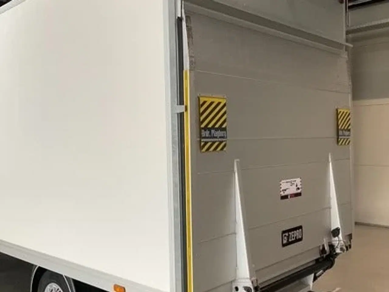 Billede 5 - Ford Transit 350 L3 Chassis 2,0 TDCi 170 Alukasse m/lift aut. FWD