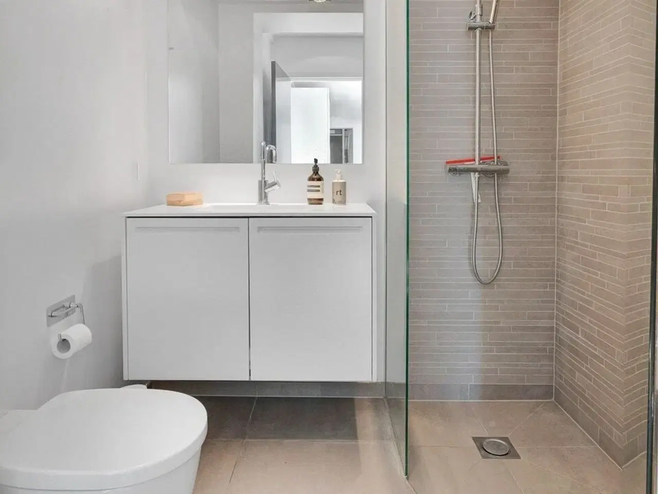 Billede 25 - EKSKLUSIVE LEJEMÅL VED FREDERIKSBERG HAVE KONTOR / KLINIK / SHOWROOM M.M.