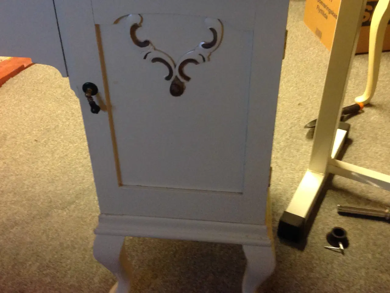 Billede 3 - Sminkebord med taburet