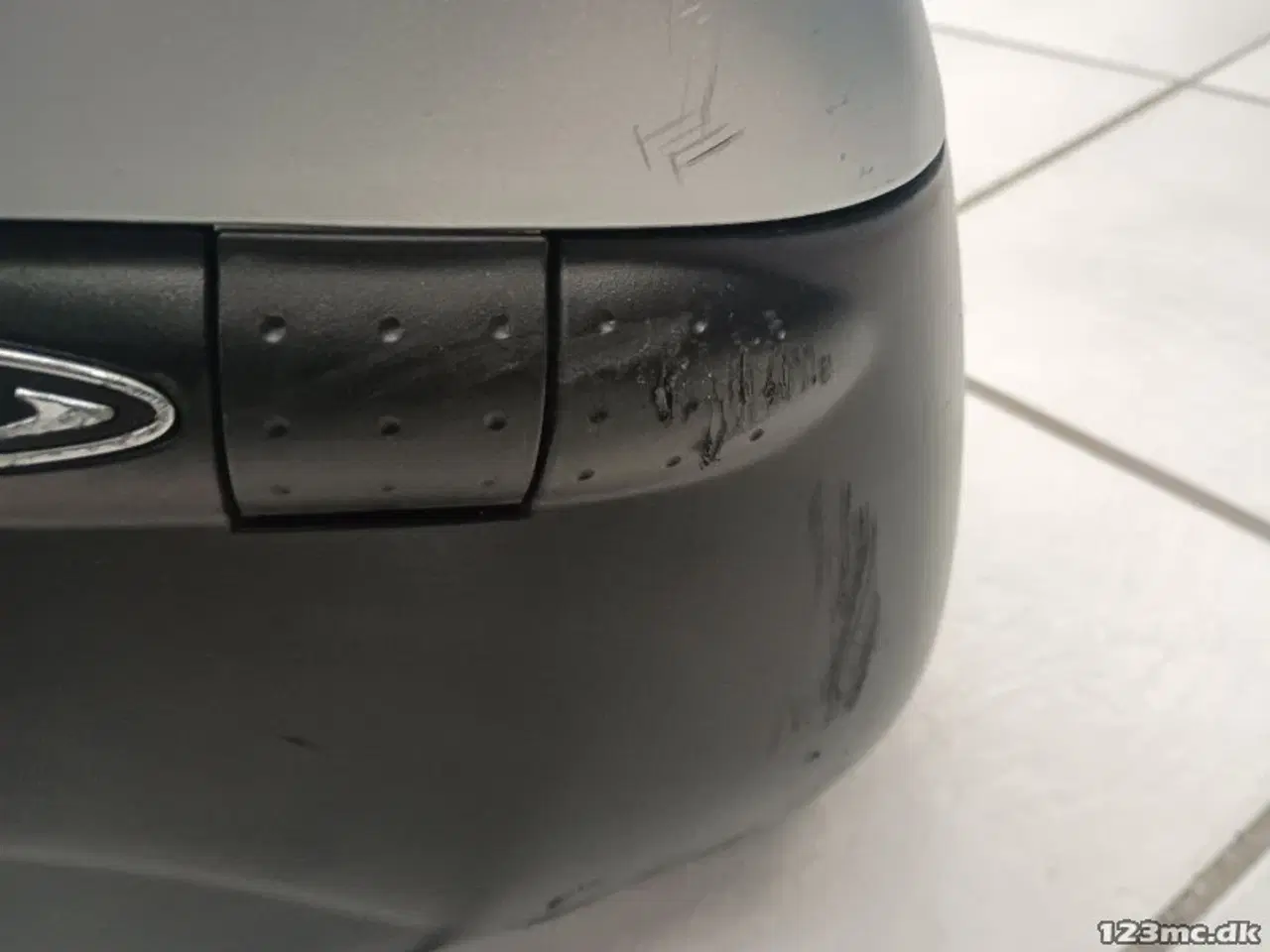 Billede 2 - Givi Keyless sidetaske, med 2 nøgler.