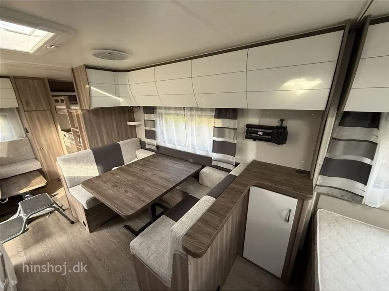 Billede 6 - 2023 - Hobby Excellent Edition 650 KMFe Stor rummelig familievogn med 3 køjer fra Hinshøj Caravan