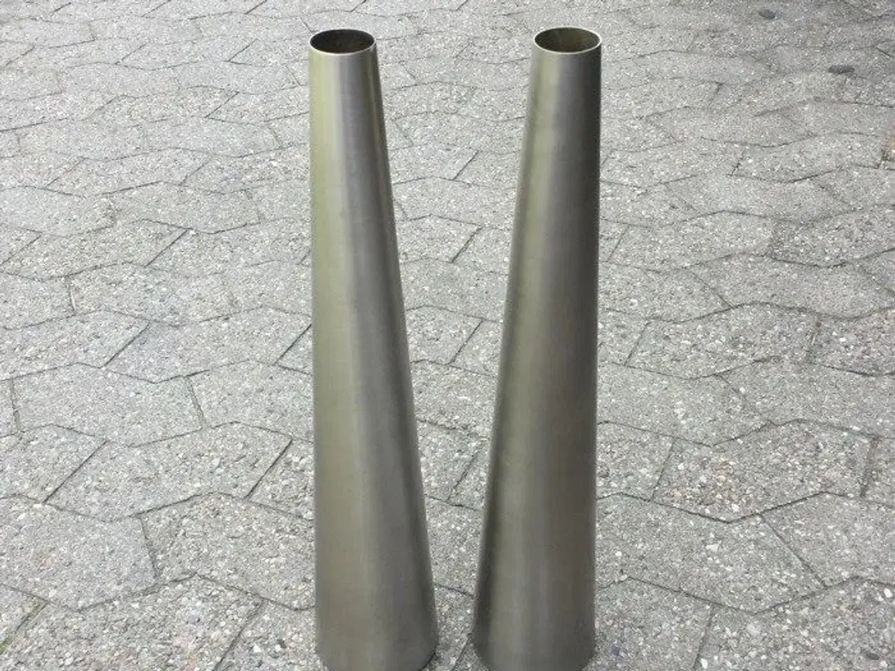 Billede 1 - 2 høje flotte metalvaser