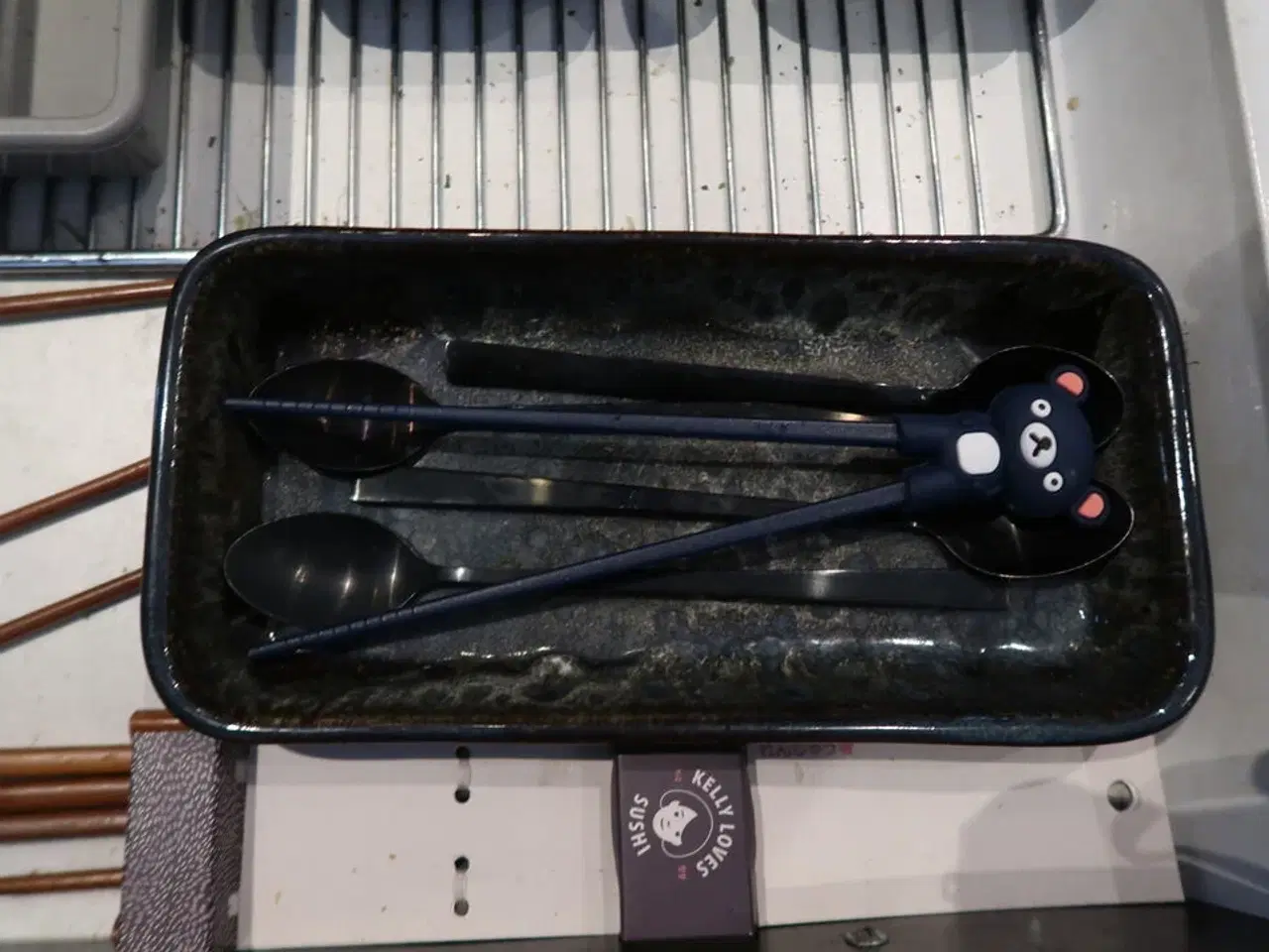 Billede 15 - 2 stk. Skabe med indhold