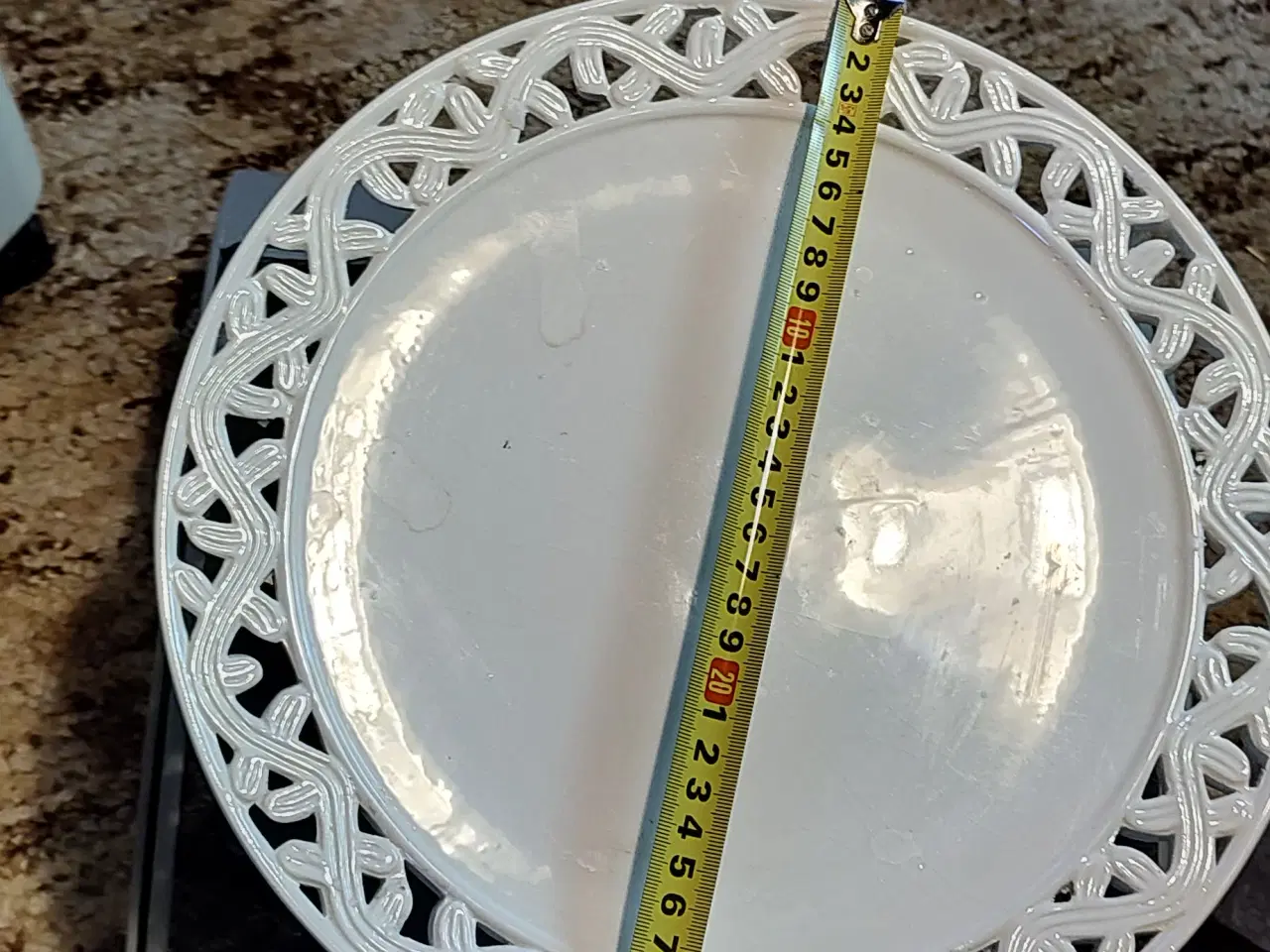 Billede 3 - Stor lagkage fad. I hvid porcelæn.