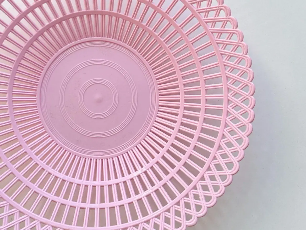 Billede 3 - Lyserødt retro plastfad