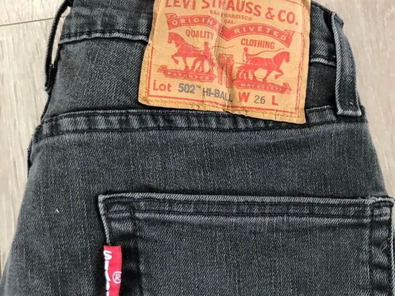 Billede 4 - 2 NYE PAR LEVI’S JEANS 