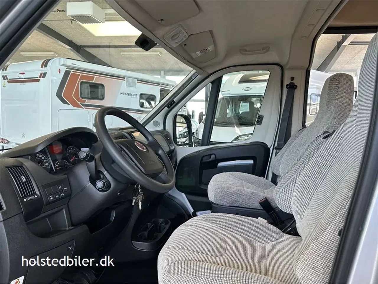 Billede 6 - 2021 - Hymer Hymercar Free 602   2 lange senge og 6 meter - automatgear.