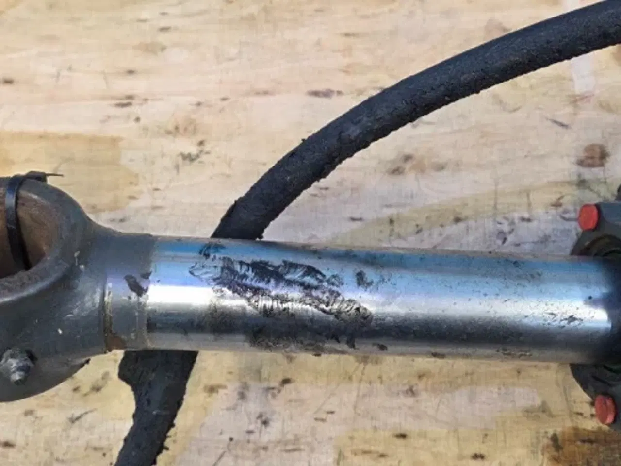 Billede 6 - New Holland LB115B Cylinder 87315529