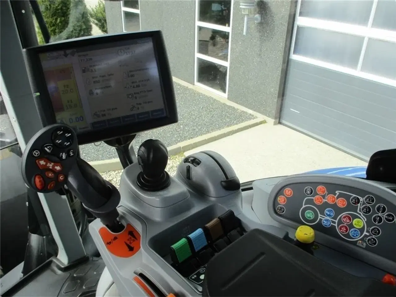 Billede 4 - New Holland T7.230 AutoCommand, meget velholdt traktor