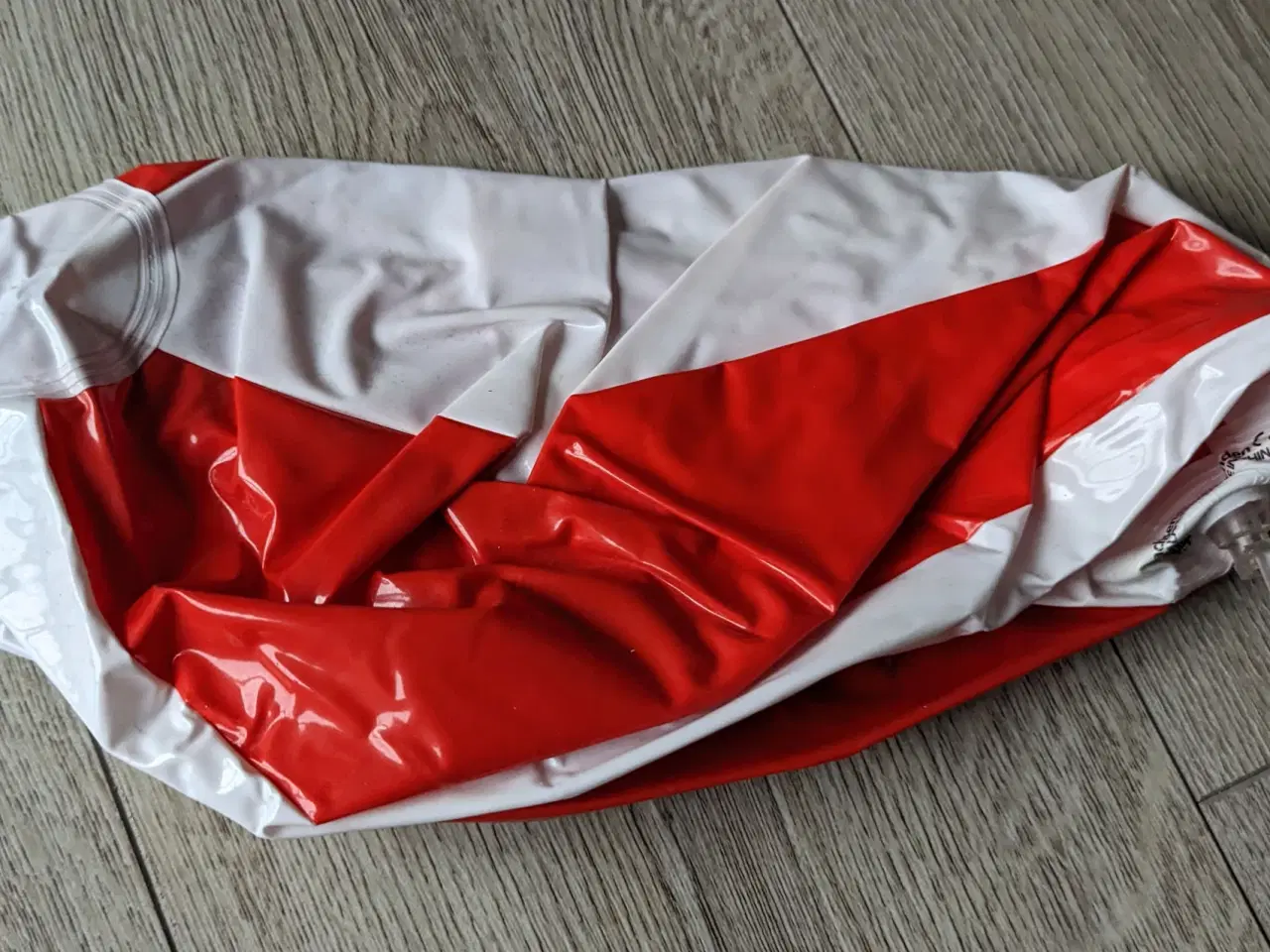 Billede 1 - Badebold rød hvid *NY*