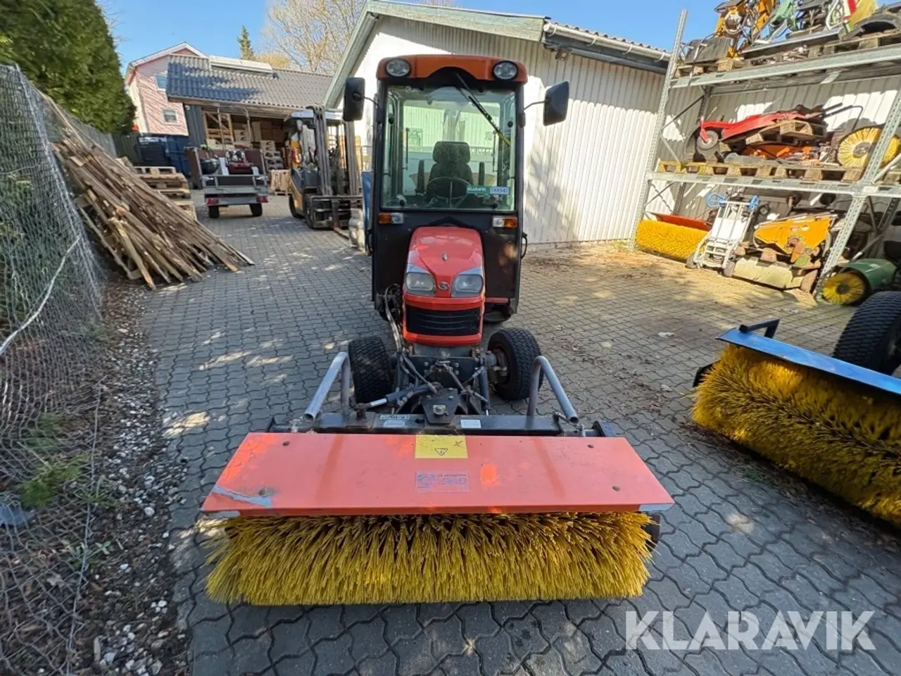 Billede 8 - Traktor Kubota BX2350DV-FR med kost og saltspreder