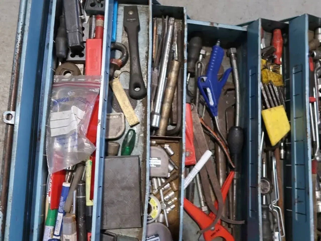 Billede 2 - Værktøjskasse med div. Værktøj