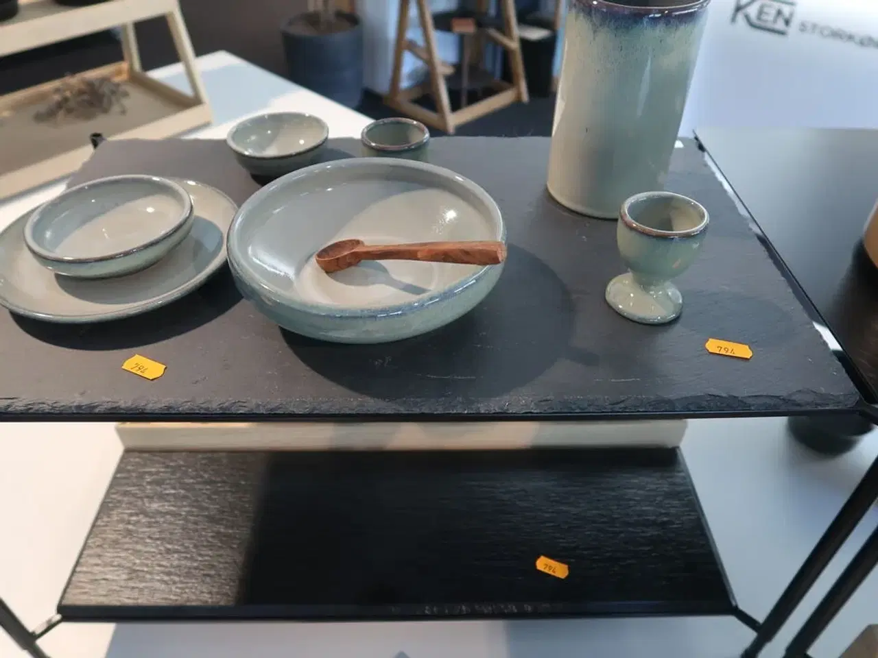 Billede 2 - Opsats med kopper, kander, glas m.m.