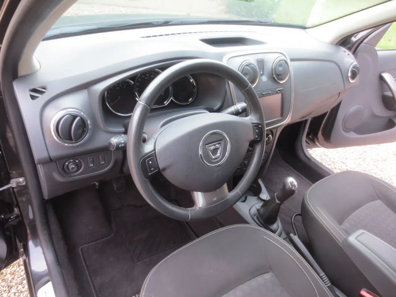 Billede 18 - Dacia Logan 1.5 DCi Stc År 2015. 