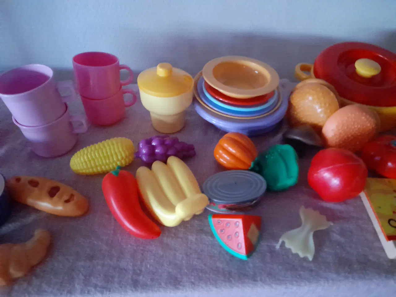 Billede 2 - Legemad og køkkenudstyr ( 75 dele).