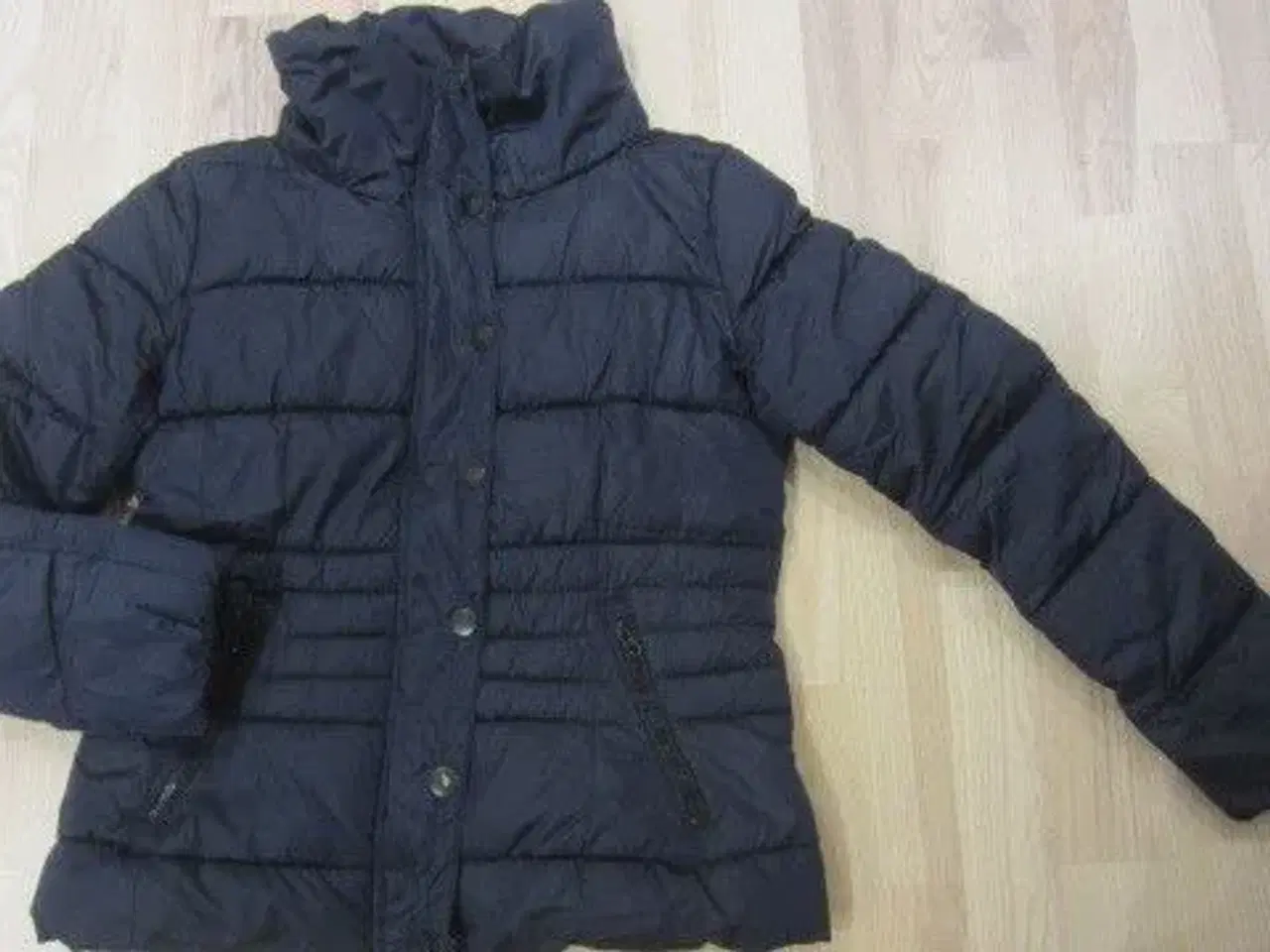 Billede 1 - Str. M, mørkeblå varm jakke fra MANGO