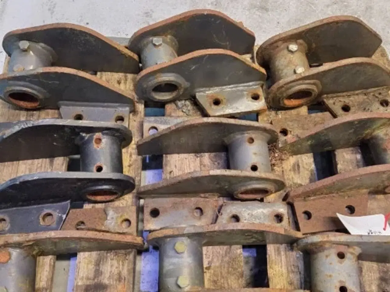 Billede 17 - New Holland B115C Dele til Pallegafler 87310374