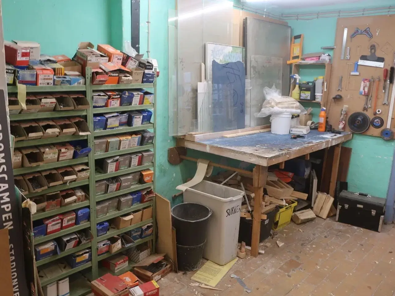 Billede 13 - Ryd hele værkstedet for løse dele