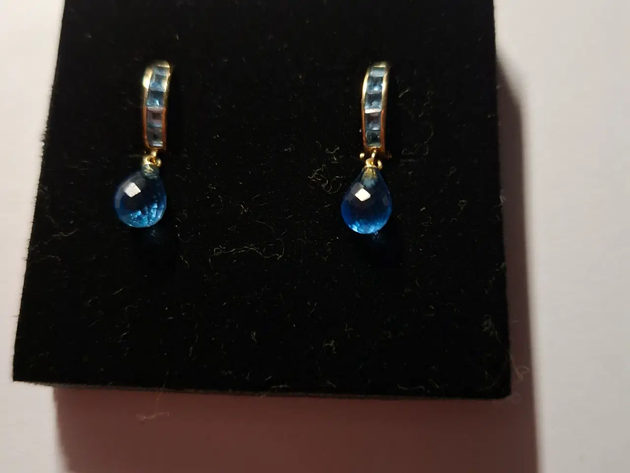 Billede 3 - Par Topasøreringe i 14 kt.guld