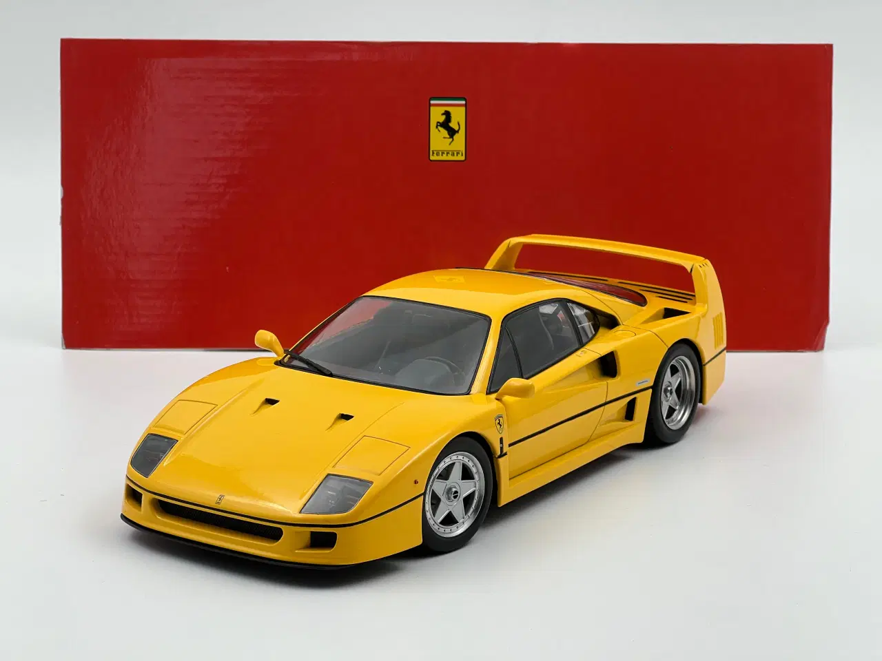 Billede 1 - 1987 Ferrari F40 - 1:18