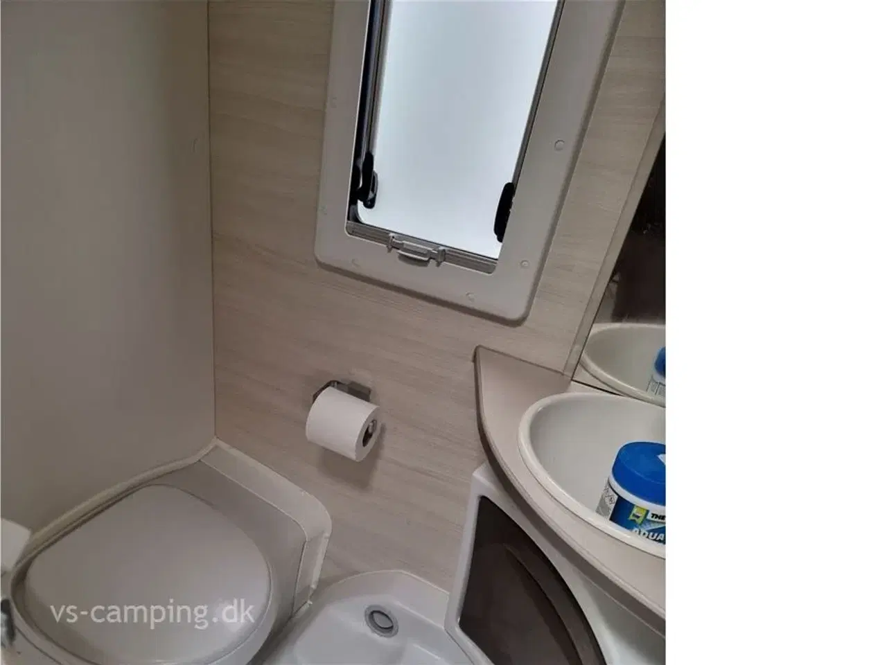 Billede 6 - 2020 - Caravelair Artica 492   ATTRAKTIV CAMPINGVOGN MED ENKELTSENGE OG MASSER AF OPBEVARINGSPLADS