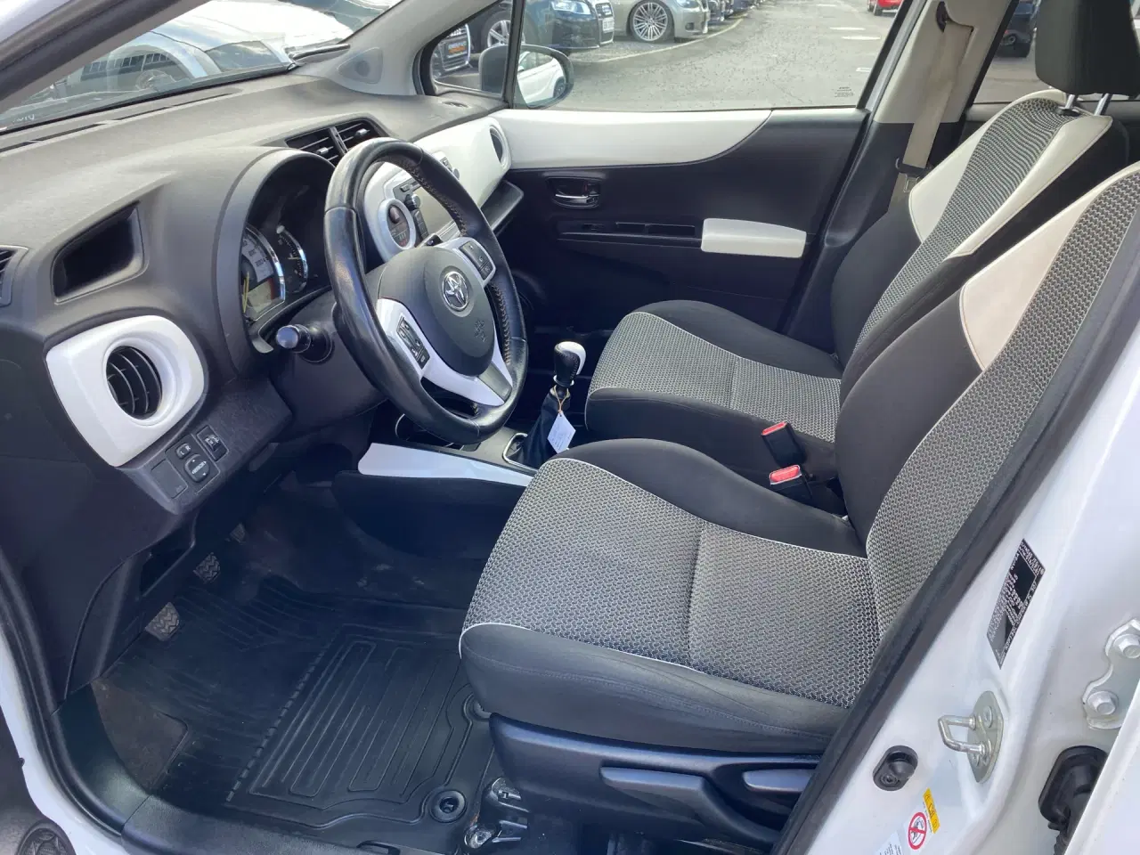 Billede 7 - Toyota Yaris 1,3 VVT-I Trend 99HK 5d 6g