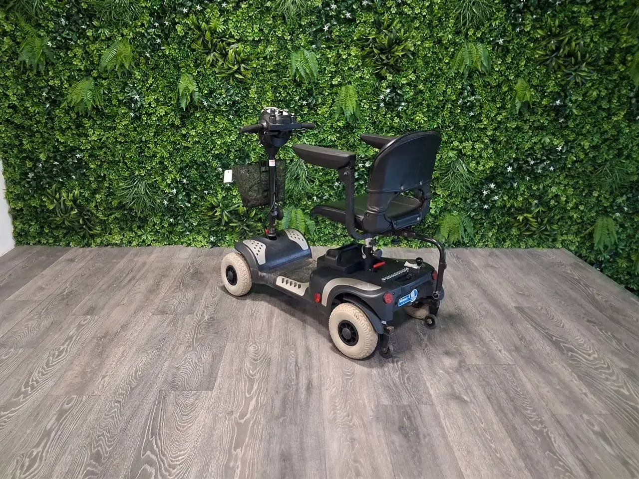 Billede 2 - Venus 4 grå