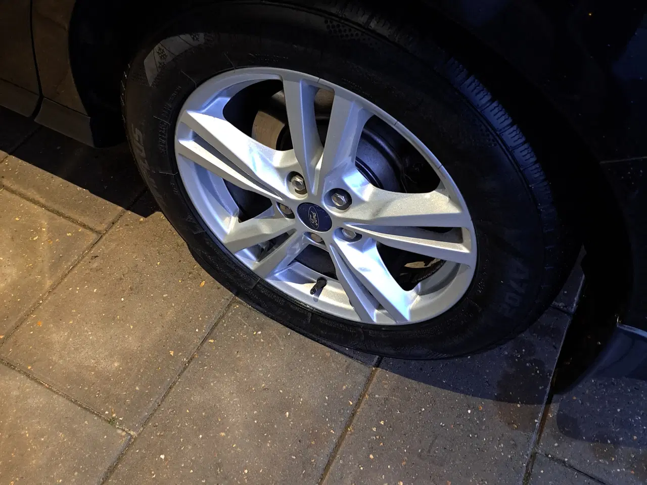 Billede 1 - 17" alufælge med vinterdæk til Ford