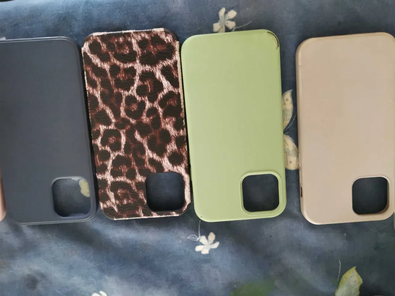 Billede 4 - Iphone 12 cover frit valg 5 kr🌸