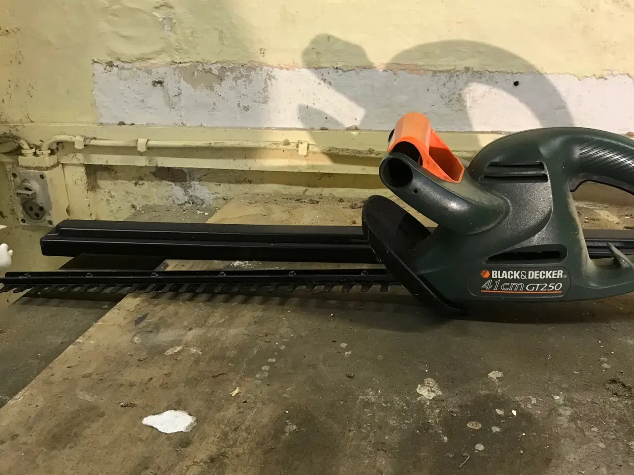 Billede 1 - Hækkeklipper Black og Decker 150 kr