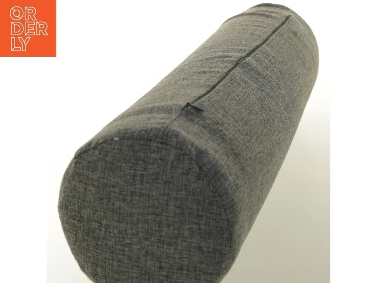 Billede 1 - Grå pøllepude fra Living (str. Ø 14x59 cm)
