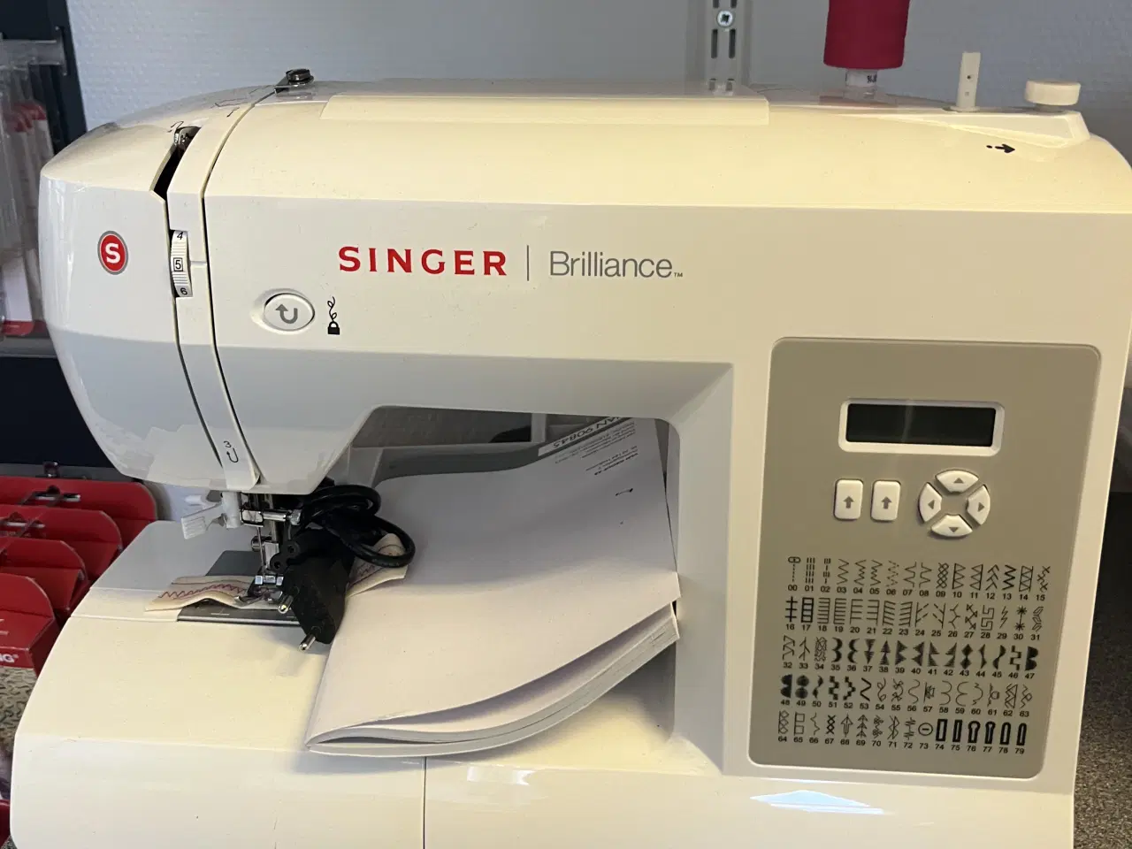 Billede 1 - Singer symaskine med forlængerbord