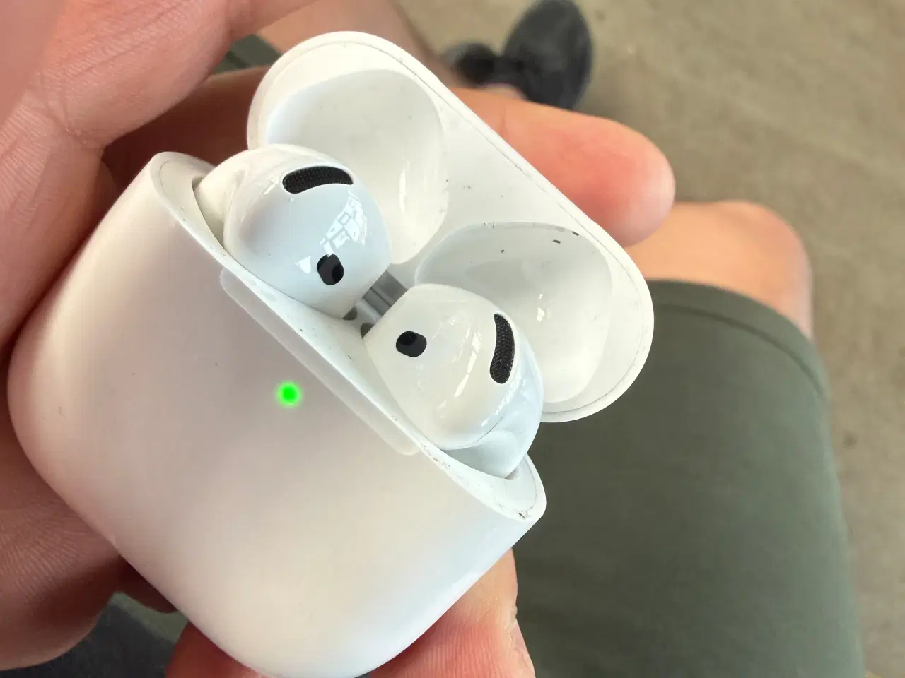 Billede 1 -  Airpods 4 næsten ubrugt