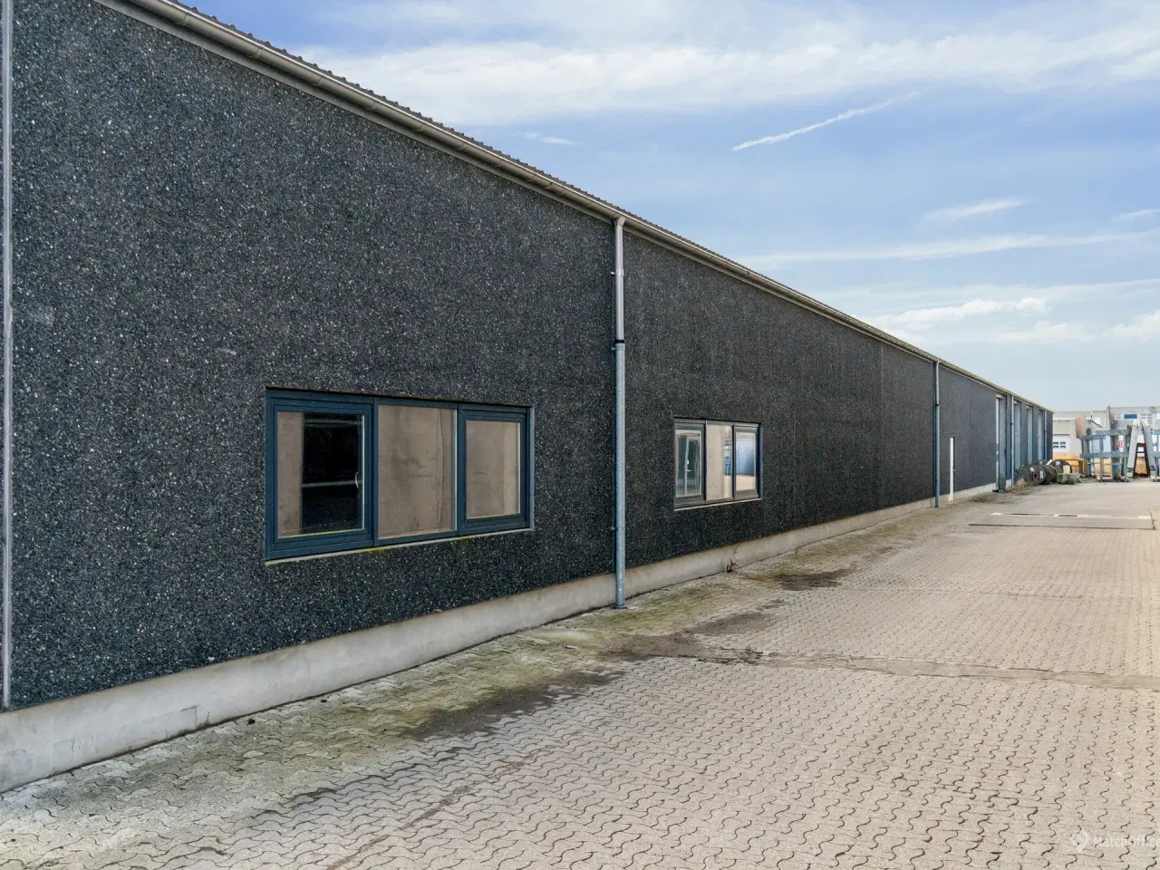 Billede 6 - 2.080 m2 logistiklejemål med 6 porte og en loftshøjde på 8 m.  beliggende i Hvidovre.