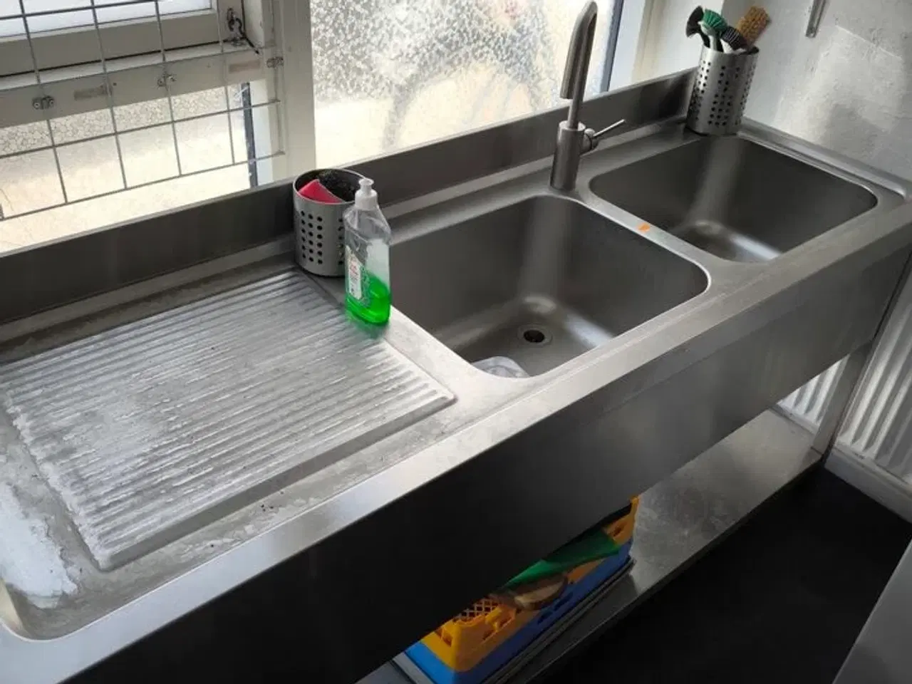 Billede 2 - Stålbord med vask og armatur