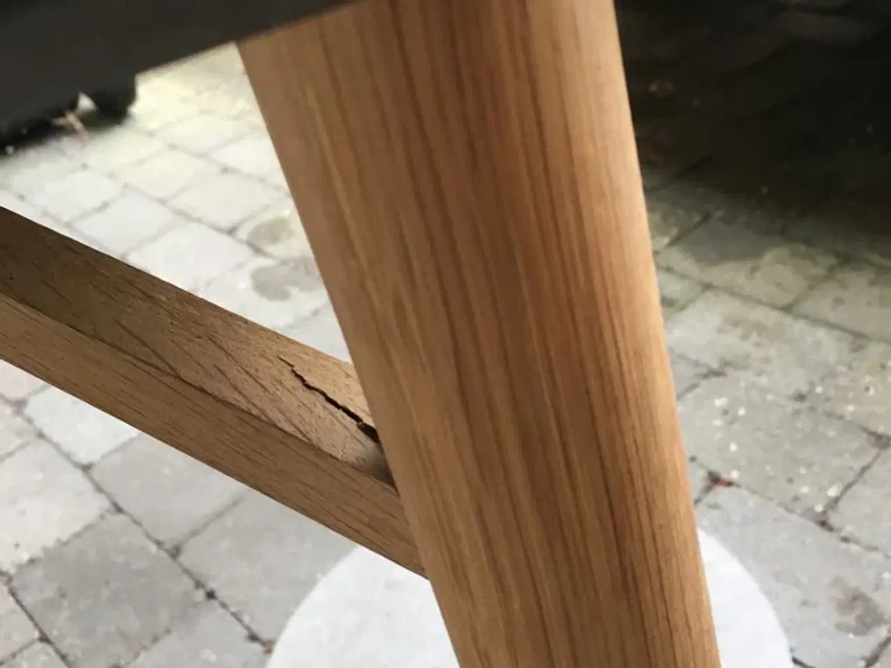 Billede 3 - Spisebord med 3 stole