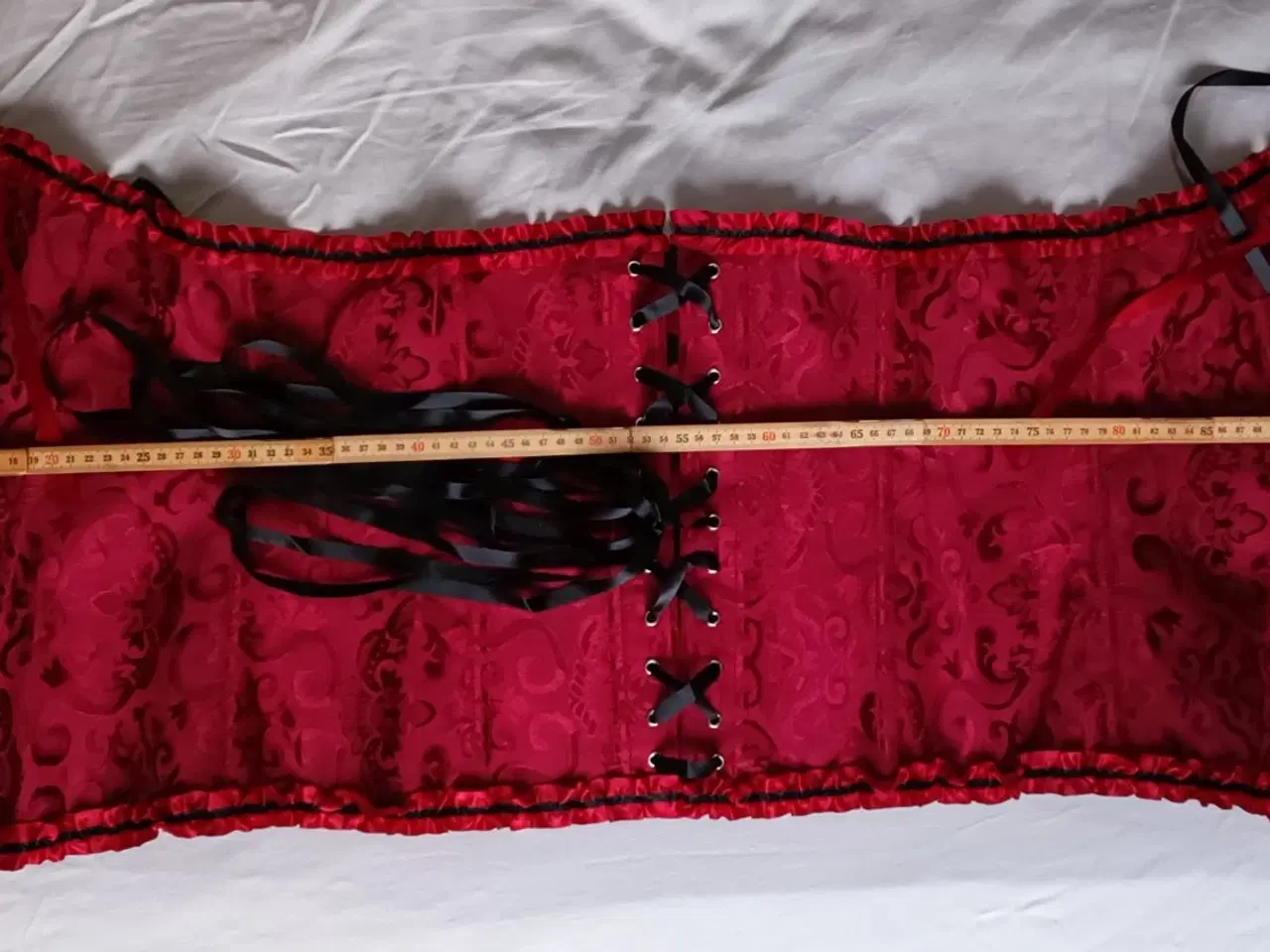 Billede 5 - Vinrødt brokade korset